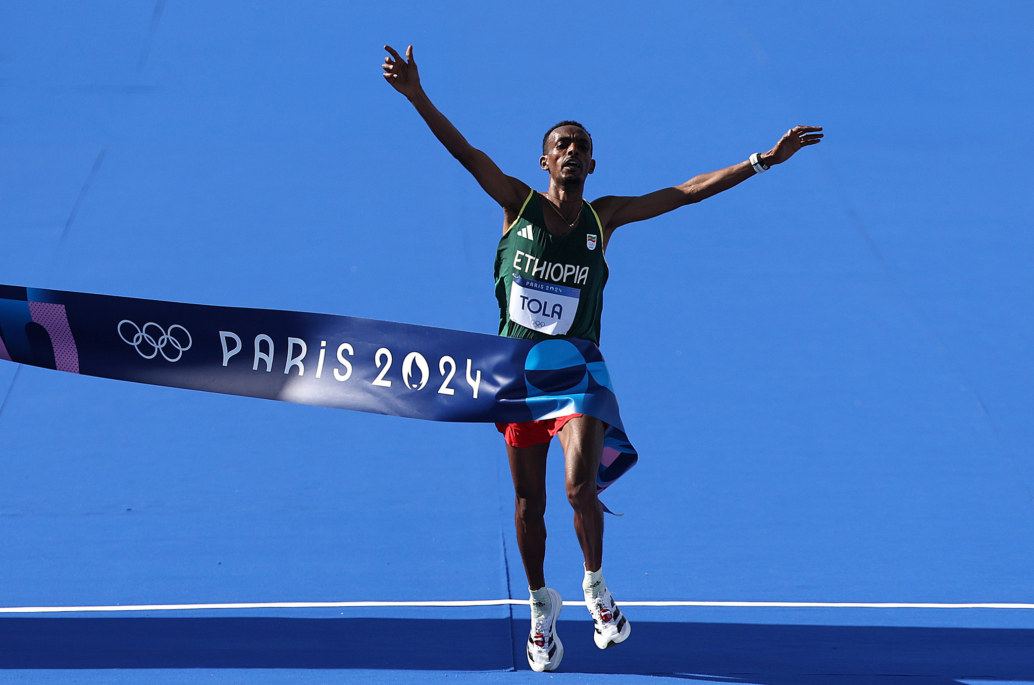 包含索马里田径选手突破个人最好成绩的词条