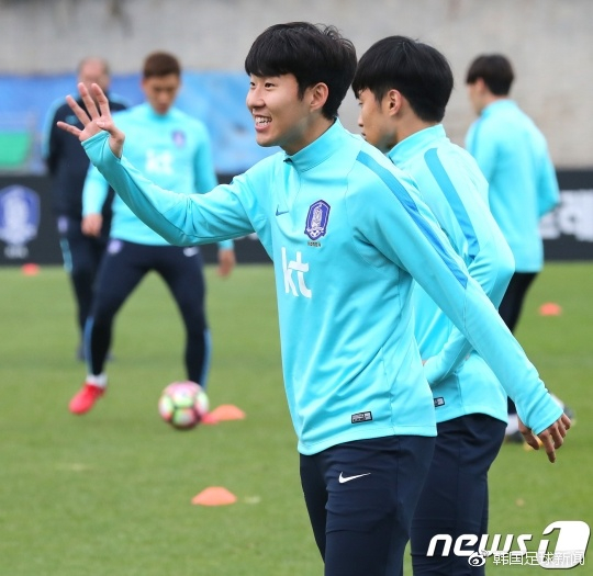 韩国队险胜泰国队,黄鸭组合带队取胜 韩国队险胜泰国队,黄鸭组合带队取胜