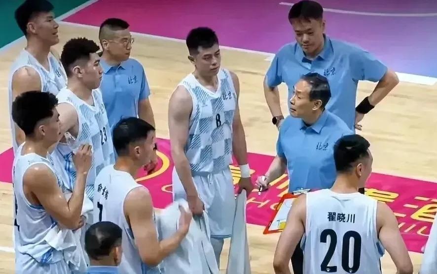 山东队逆转76人,周琦点燃赛场 山东队逆转76人,周琦点燃赛场