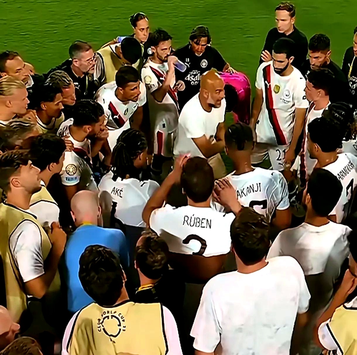 包含西班牙人经历惨痛失利,争议重重的词条 包含西班牙人经历惨痛失利,争议重重的词条