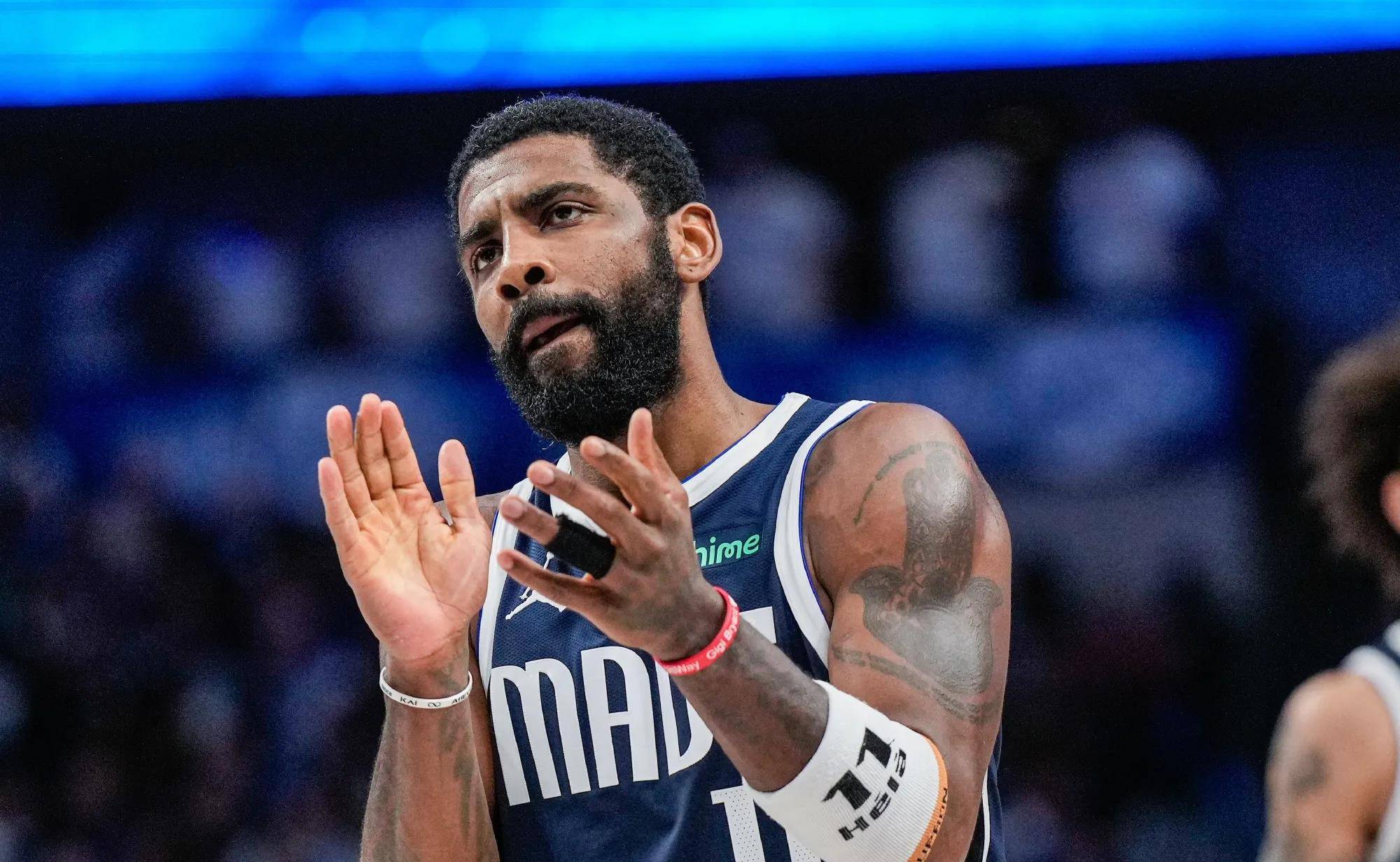 独行侠鏖战山东队，欧文高光表现