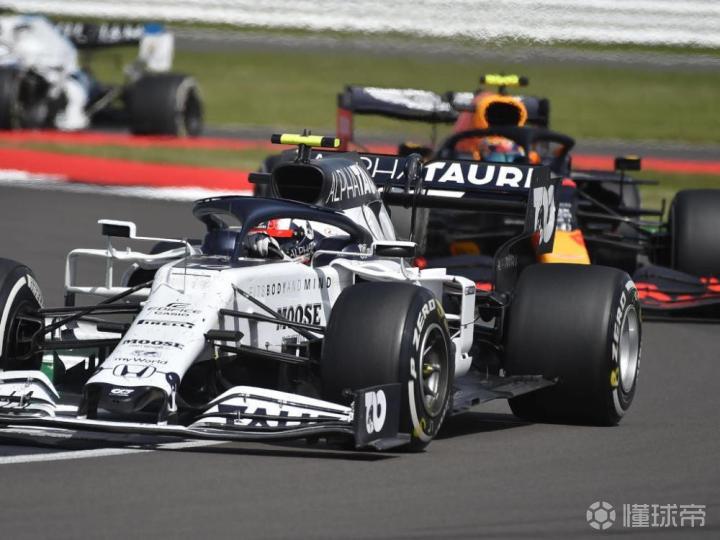 包含红牛二队翻盘梅赛德斯，塞恩斯点燃赛场的词条