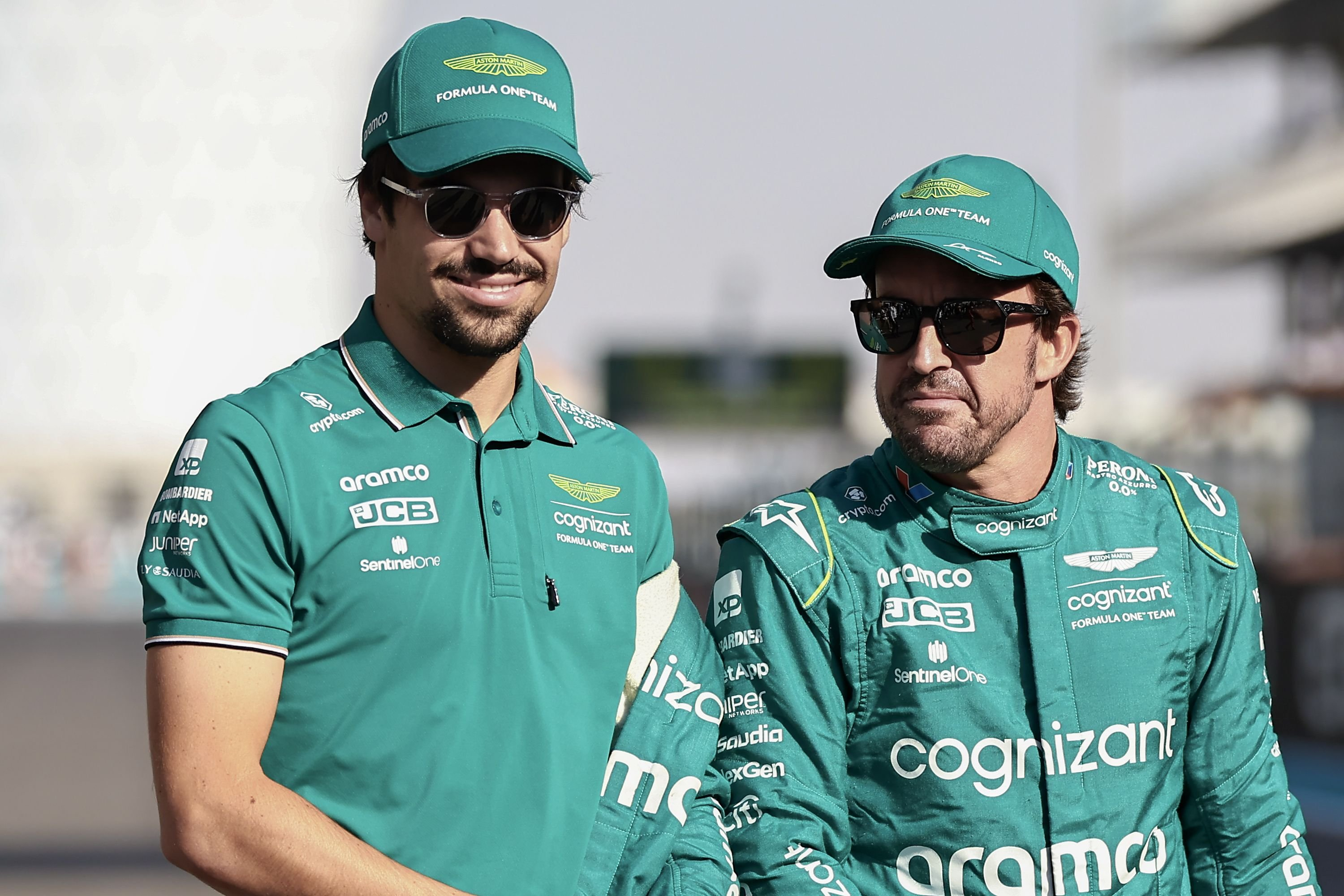 法拉利完胜阿斯顿马丁，塞恩斯带队取胜