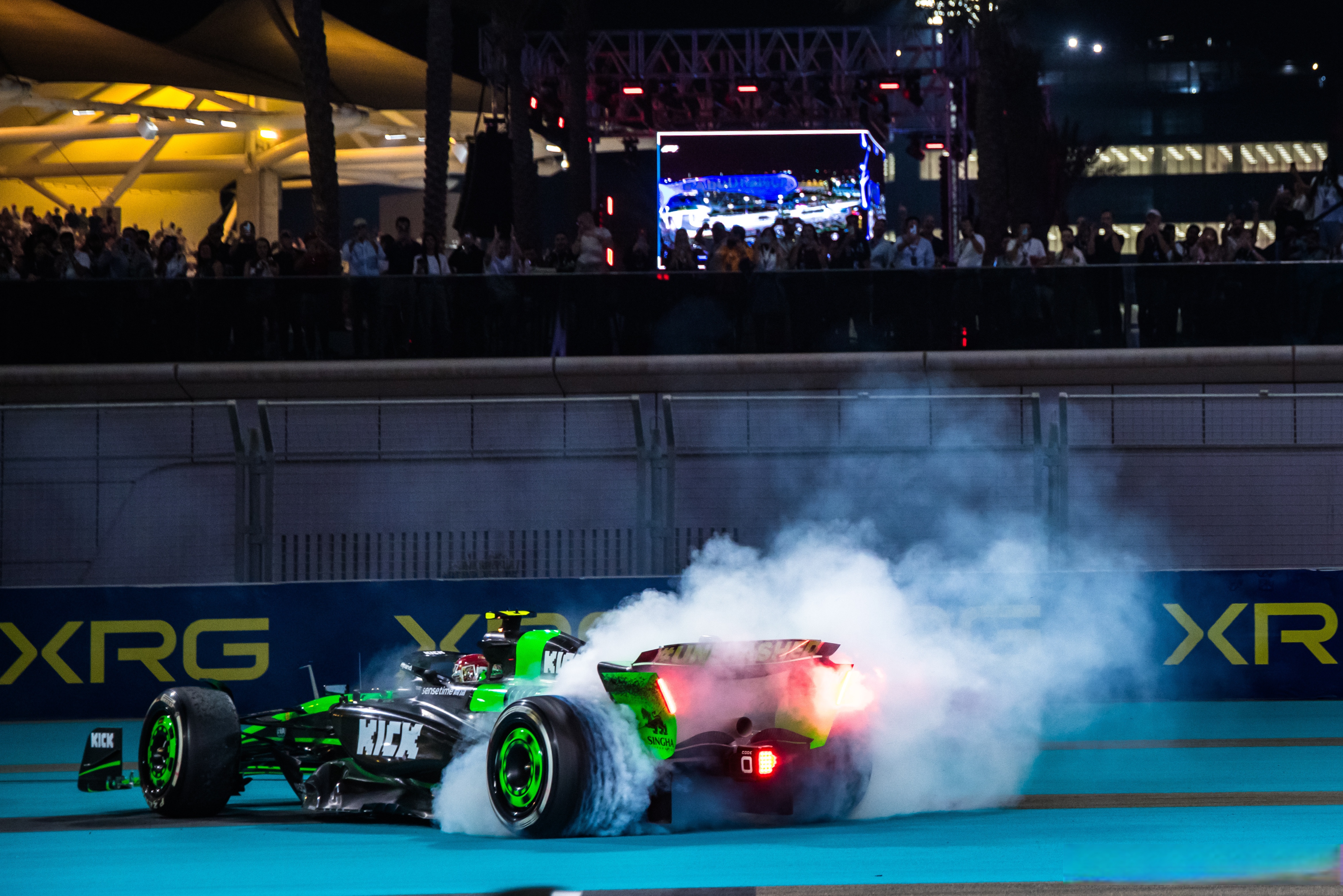 包含哈斯车队横扫迈凯伦，周冠宇惊艳四座的词条