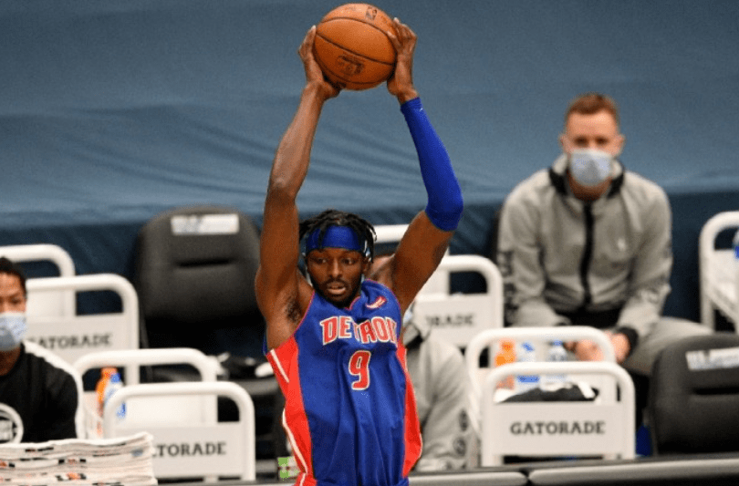 包含吉林队逆转公牛，布克状态火热的词条