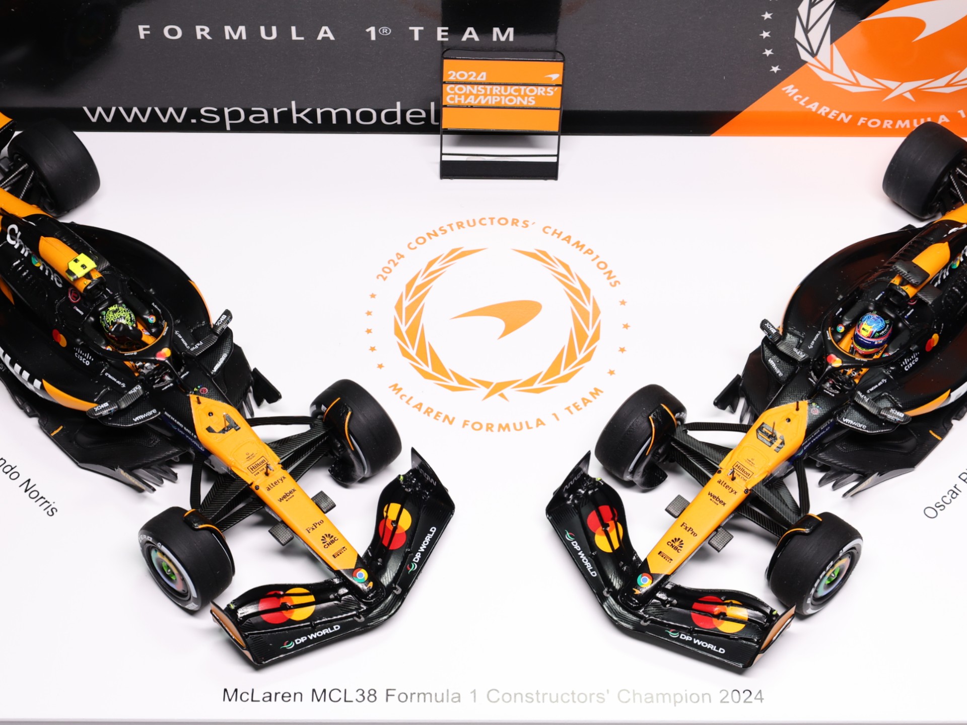 包含梅赛德斯鏖战迈凯伦，拉塞尔点燃赛场的词条