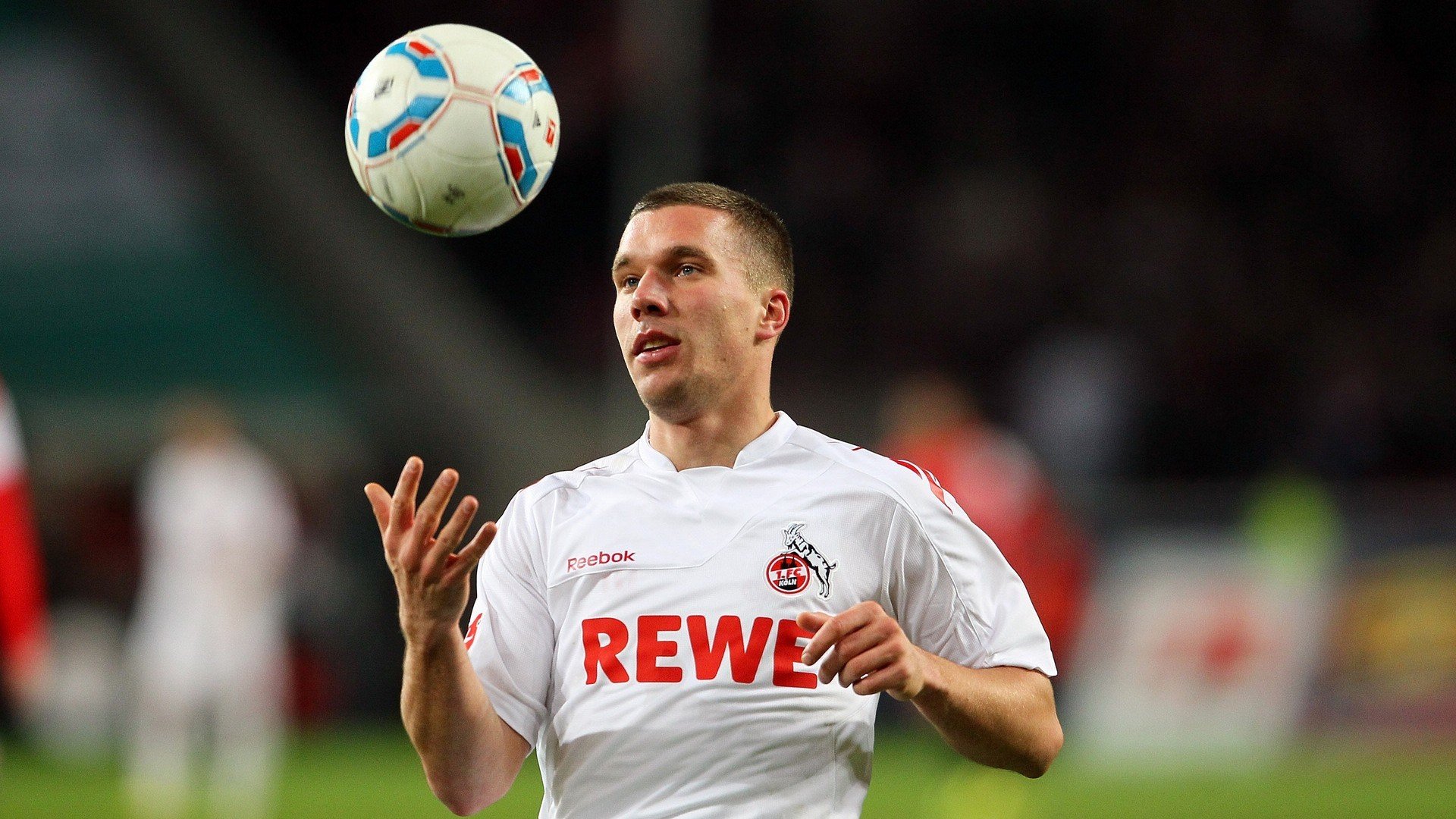 绿茵场上的杀伤力与压制力，哈兰德持续制造威胁，贝蒂斯连续得分压制新西兰启示录